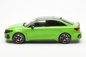 Audi RS3 8Y Седан Зелен MCG 1:18 MCG18449 Метал — снимка 3 от 6