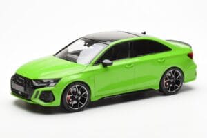 Audi RS3 8Y Седан Зелен MCG 1:18