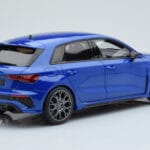 Audi RS3 8Y Sportback Performance Edition Nagaro Син GT Spirit 1:18 - image 2 of 5