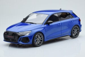 Audi RS3 8Y Sportback Performance Edition Nagaro Син GT Spirit 1:18