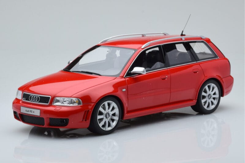 Audi RS4 B5 Avant Червен Otto 1:18