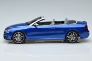 Audi RS5 B8 Кабриолет Синьо GT Spirit 1:18 ZM053 Смола — снимка 3 от 6