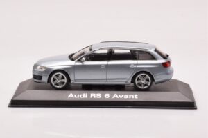 Audi RS6 C6 Monza Сребрист Minichamps 1:43