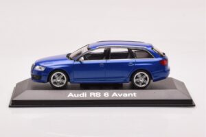 Audi RS6 C6 Sepang Син Minichamps 1:43