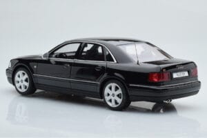 Audi S8 D2 Черен Otto 1:18 OT082 Смола — снимка 5 от 6