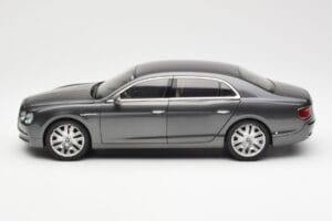 Bentley Flying Spur W12 Granite Сив Kyosho 1:18 08891GN Метал — снимка 4 от 8