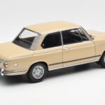 BMW 2002 Ti E10 Sahara Бежов Kyosho 1:18 - image 3 of 8