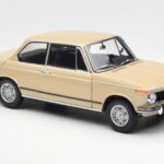 BMW 2002 Ti E10 Sahara Бежов Kyosho 1:18 - image 6 of 8