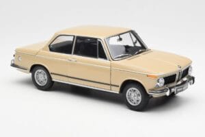 BMW 2002 Ti E10 Sahara Бежов Kyosho 1:18 08541BG Метал — снимка 6 от 8