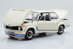 BMW 2002 Turbo Бял Kyosho 1:18 08544W Метал — снимка 2 от 8