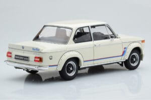 BMW 2002 Turbo Бял Kyosho 1:18 08544W Метал — снимка 4 от 8