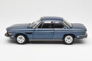 BMW 3.0 CSi E9 Синьо Металик AUTOart 1:18 70672 Метал — снимка 4 от 8
