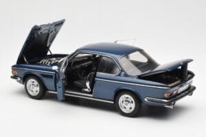BMW 3.0 CSi E9 Синьо Металик AUTOart 1:18 70672 Метал — снимка 5 от 8