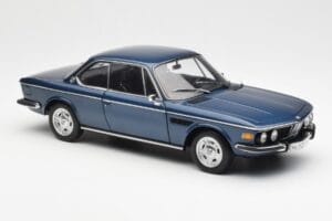 BMW 3.0 CSi E9 Синьо Металик AUTOart 1:18 70672 Метал — снимка 6 от 8