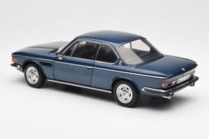 BMW 3.0 CSi E9 Синьо Металик AUTOart 1:18 70672 Метал — снимка 7 от 8