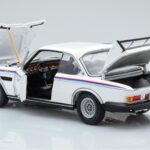 BMW 3.0 CSL E9 Бял Dealer Edition Minichamps 1:18 - image 4 of 7