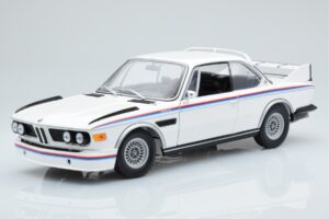 BMW 3.0 CSL E9 Бял Dealer Edition Minichamps 1:18