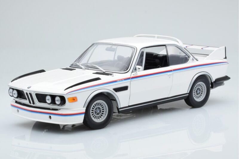 BMW 3.0 CSL E9 Бял Dealer Edition Minichamps 1:18