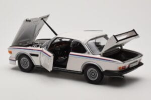 BMW 3.0 CSL E9 Бял Heritage Edition Minichamps 1:18 80432411550 Метал — снимка 5 от 8