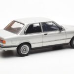 BMW 323i E21 Aspen Сребърен AUTOart 1:18 - image 3 of 8