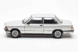 BMW 323i E21 Aspen Сребърен AUTOart 1:18 80430433552 Метал — снимка 4 от 8
