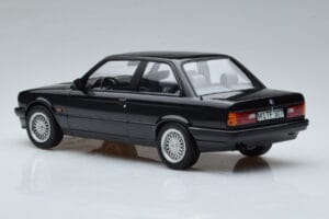 BMW 325i E30 Черно Norev 1:18 183203 Метал — снимка 5 от 6