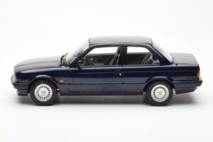 BMW 325i E30 Синьо Металик Norev 1:18 183201 Метал — снимка 3 от 6
