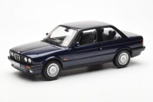 BMW 325i E30 Синьо Металик Norev 1:18