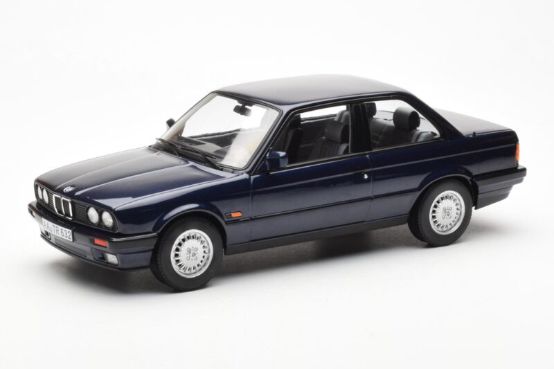 BMW 325i E30 Синьо Металик Norev 1:18