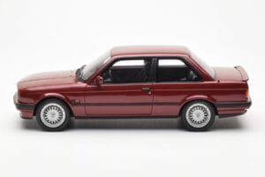 BMW 325i E30 Bordeaux Metallic Otto 1:18 OT102 Смола — снимка 3 от 6