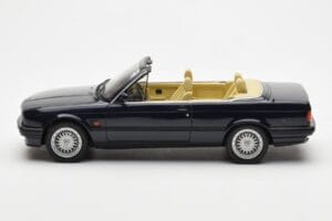 BMW 325i E30 Кабриолет Син Otto 1:18 OT114 Смола — снимка 3 от 6
