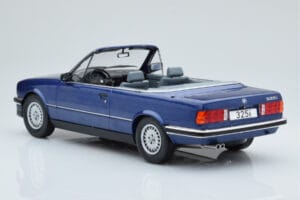 BMW 325i E30 Кабриолет Син MCG 1:18 MCG18381 Метал — снимка 4 от 5