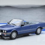 BMW 325i E30 Кабриолет Син MCG 1:18 - image 5 of 5