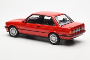BMW 325i E30 Червен Norev 1:18 183202 Метал — снимка 5 от 6