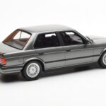 BMW 325i E30 Седан Dolphin Сив Otto 1:18 - image 2 of 6