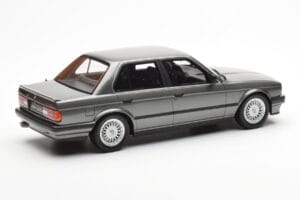BMW 325i E30 Седан Dolphin Сив Otto 1:18 OT819 Смола — снимка 2 от 6
