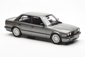 BMW 325i E30 Седан Dolphin Сив Otto 1:18 OT819 Смола — снимка 4 от 6