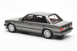 BMW 325i E30 Седан Dolphin Сив Otto 1:18 OT819 Смола — снимка 5 от 6