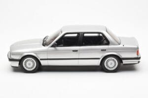 BMW 325i E30 Сребърен Otto 1:18 OT912 Смола — снимка 3 от 6
