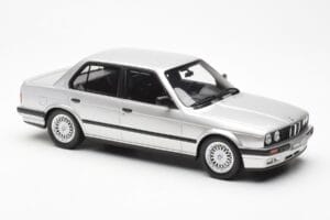 BMW 325i E30 Сребърен Otto 1:18 OT912 Смола — снимка 4 от 6