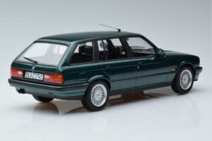 BMW 325i E30 Touring Зелен Металик Norev 1:18 183219 Метал — снимка 2 от 6