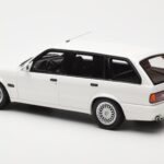 BMW 325i E30 Touring M Package Бял Otto 1:18 - image 4 of 5
