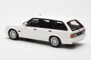 BMW 325i E30 Touring M Package Бял Otto 1:18 OT238 Смола — снимка 4 от 5