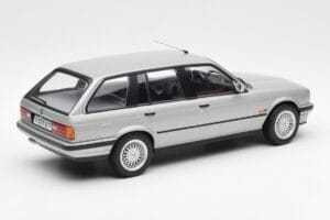 BMW 325i E30 Touring Сребрист Norev 1:18 183216 Метал — снимка 2 от 6