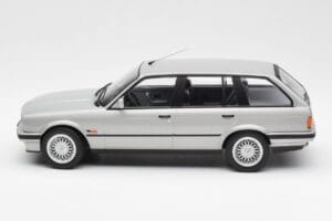 BMW 325i E30 Touring Сребрист Norev 1:18 183216 Метал — снимка 3 от 6