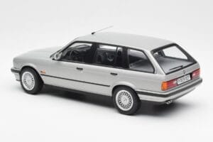 BMW 325i E30 Touring Сребрист Norev 1:18 183216 Метал — снимка 5 от 6