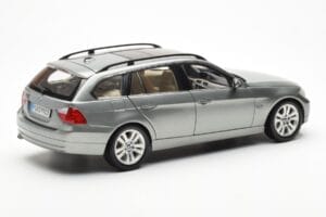 BMW 330i E91 Touring Сив Metallic Kyosho 1:18 80430394359 Метал — снимка 3 от 8