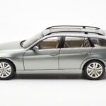 BMW 330i E91 Touring Сив Metallic Kyosho 1:18 - image 4 of 8