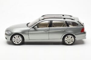 BMW 330i E91 Touring Сив Metallic Kyosho 1:18 80430394359 Метал — снимка 4 от 8