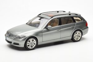 BMW 330i E91 Touring Сив Metallic Kyosho 1:18